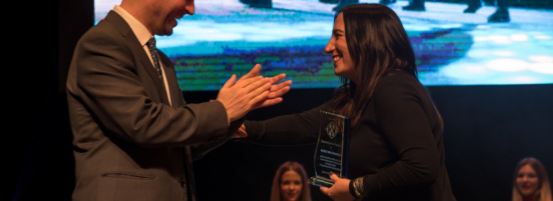 Dance Me Figueres receives an award in the “Nit de l’esport” (sports’ night) in Figueres for its 10th anniversary